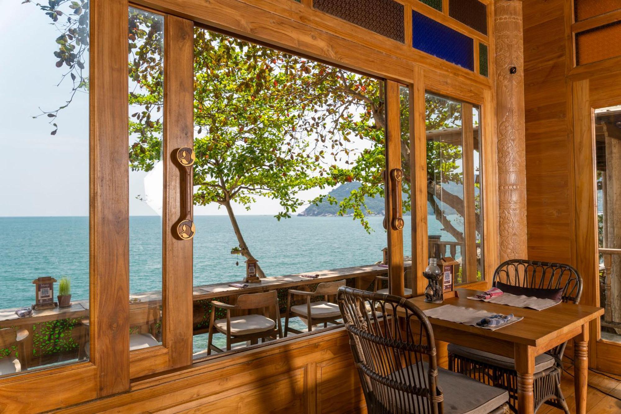 Santhiya Koh Phangan Resort And Spa Екстериор снимка Interior of the restaurant