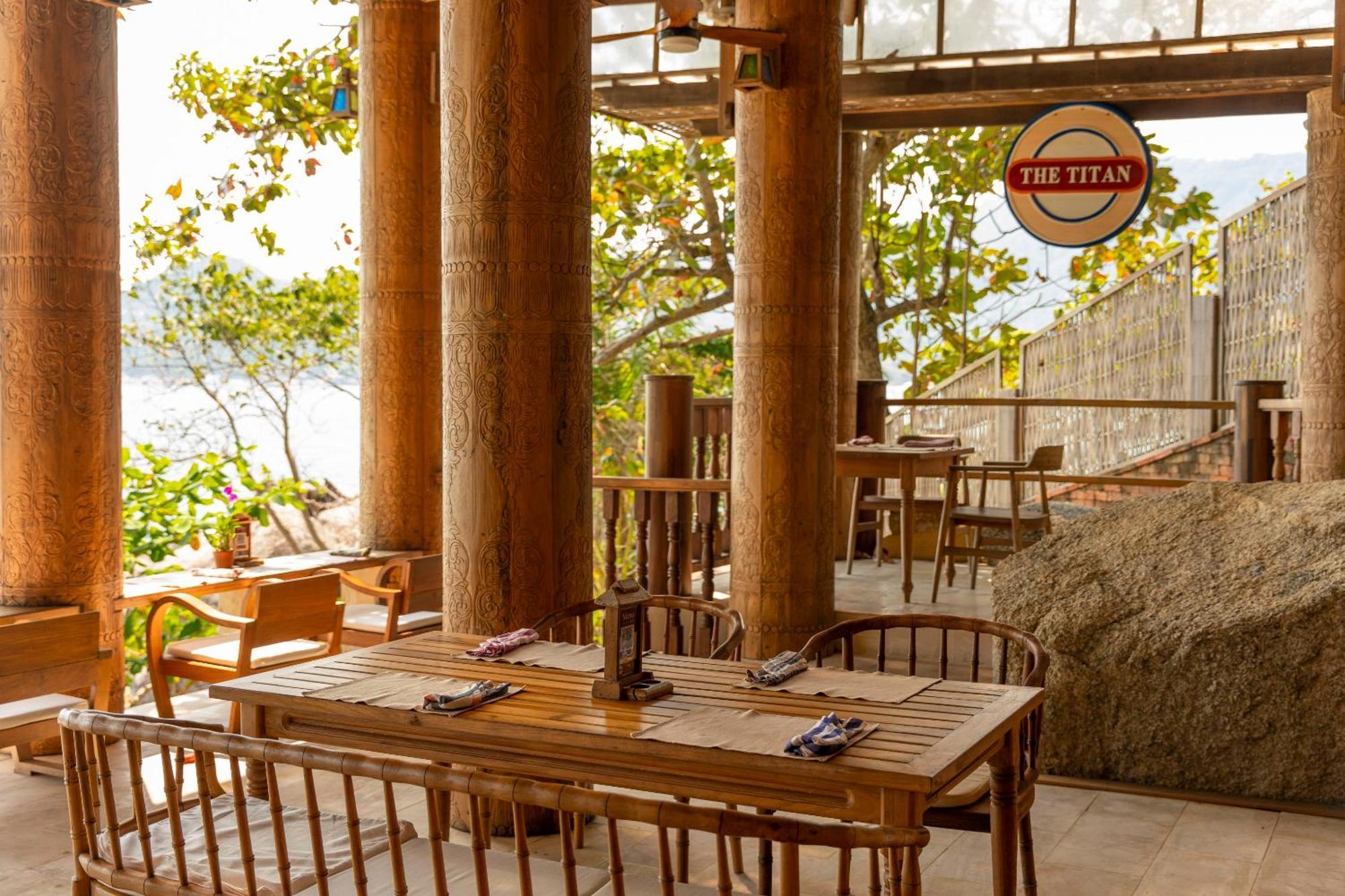 Santhiya Koh Phangan Resort And Spa Екстериор снимка Restaurant in the resort